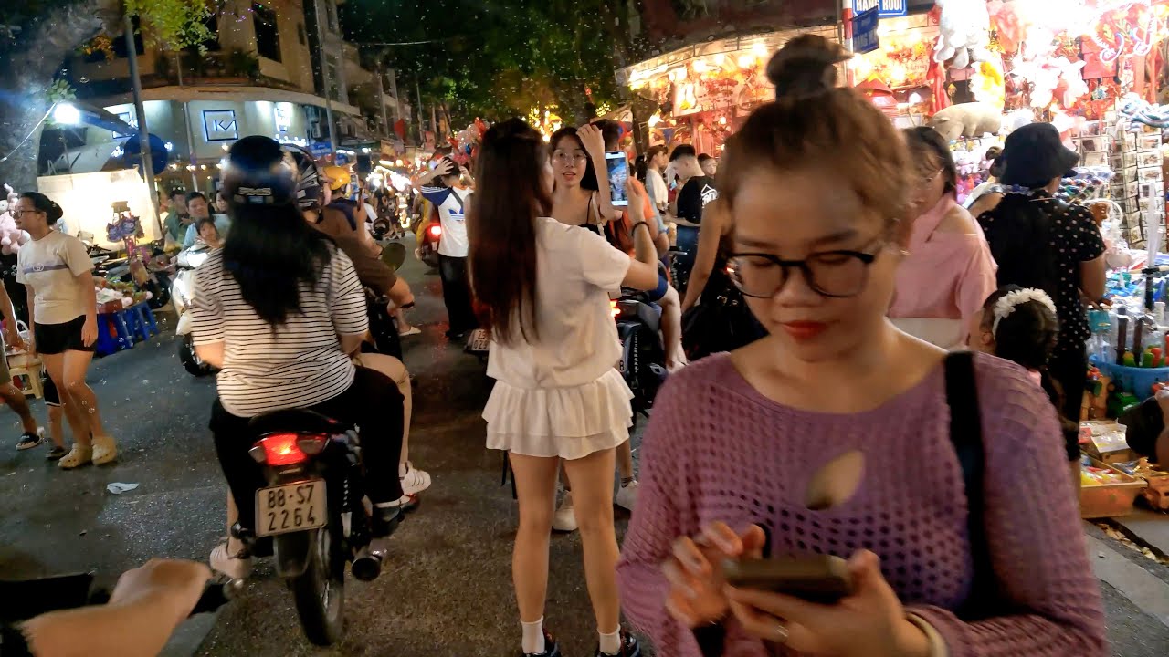 HTC U12+ Quay video 4K thiếu sáng trên đường phố HÀ NỘI