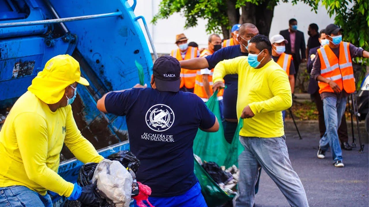 Más de 1,500 trabajadores unen esfuerzos para limpiar San Salvador en 72 horas