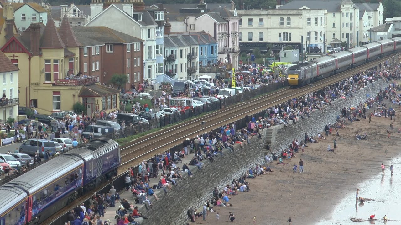 HSTs run in parallel on the Dawlish Sea Wall