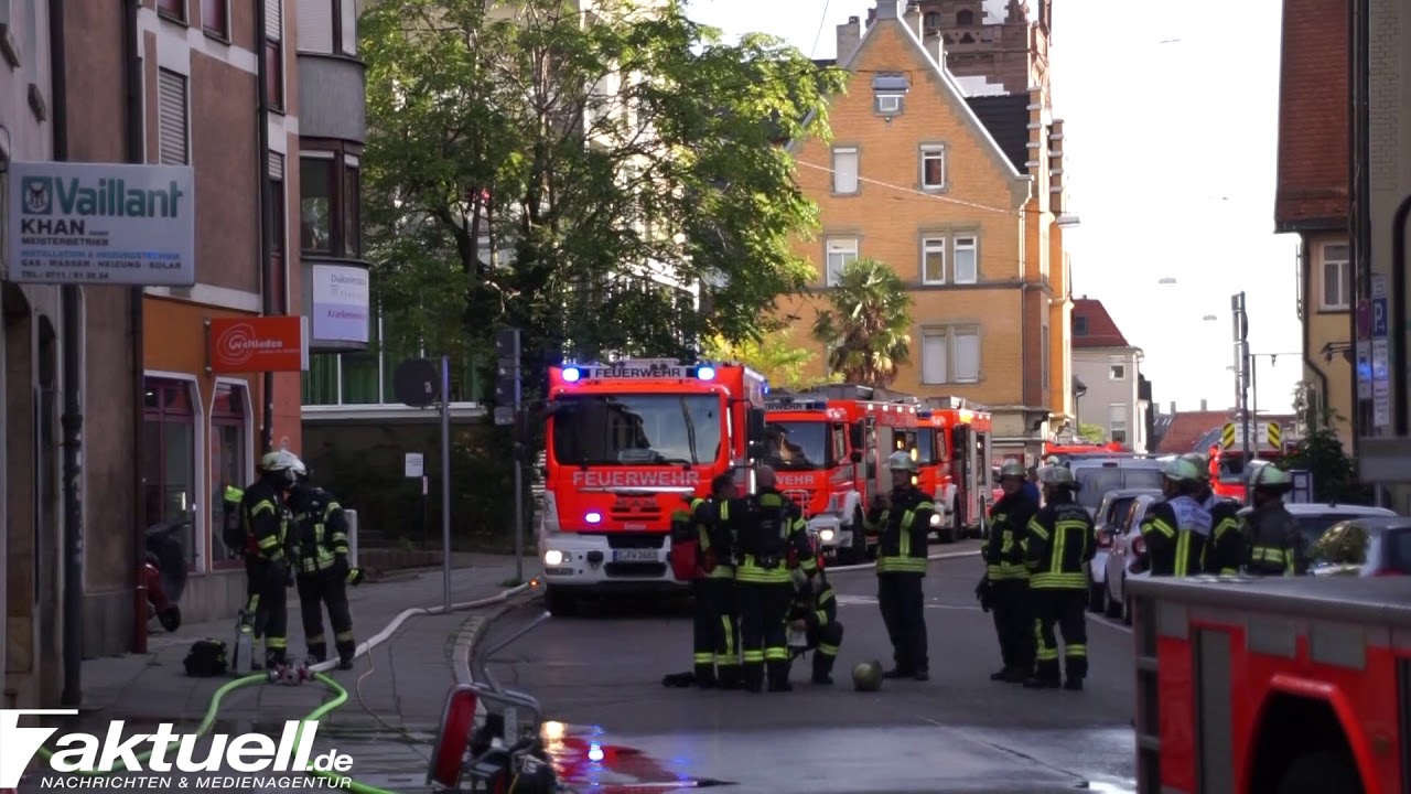 Stuttgart Ost: Geb&auml;udebrand in Gablenberger Hauptstrasse l&ouml;st Gro&szlig;einsatz der Feuerwehr aus