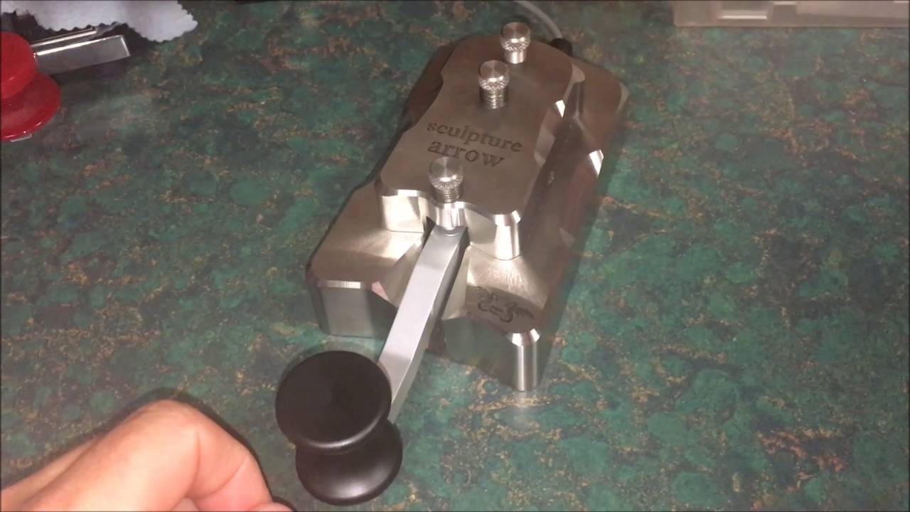 Begali Sculpture Arrow Straight Key