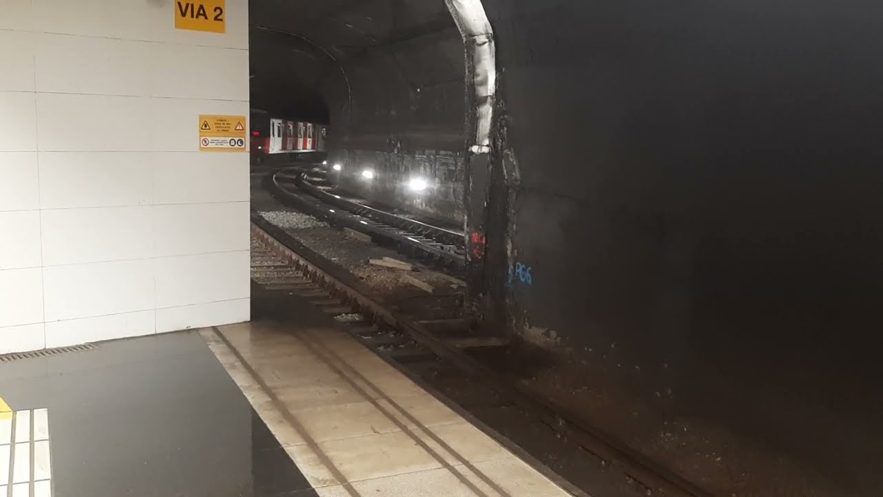 Metro de Barcelona L4 | Passeig de Gracia (TMB 2100-9000)