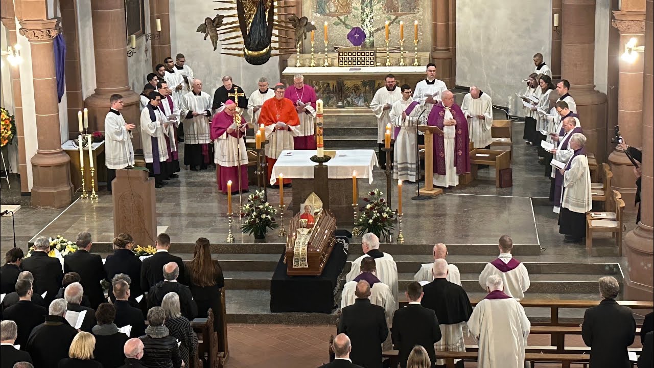 Paul Josef Kardinal Cordes in Kirchhundem zu Grabe getragen