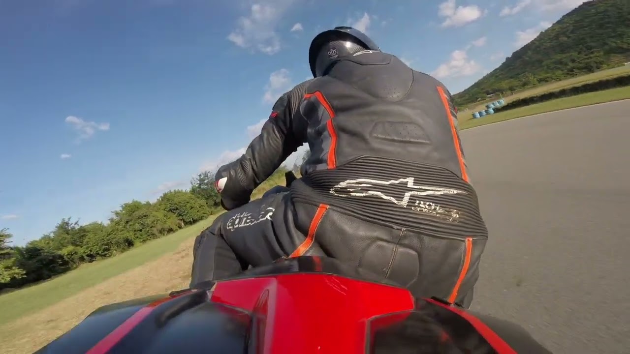 Mock Race at YCC CBR250RR short video 