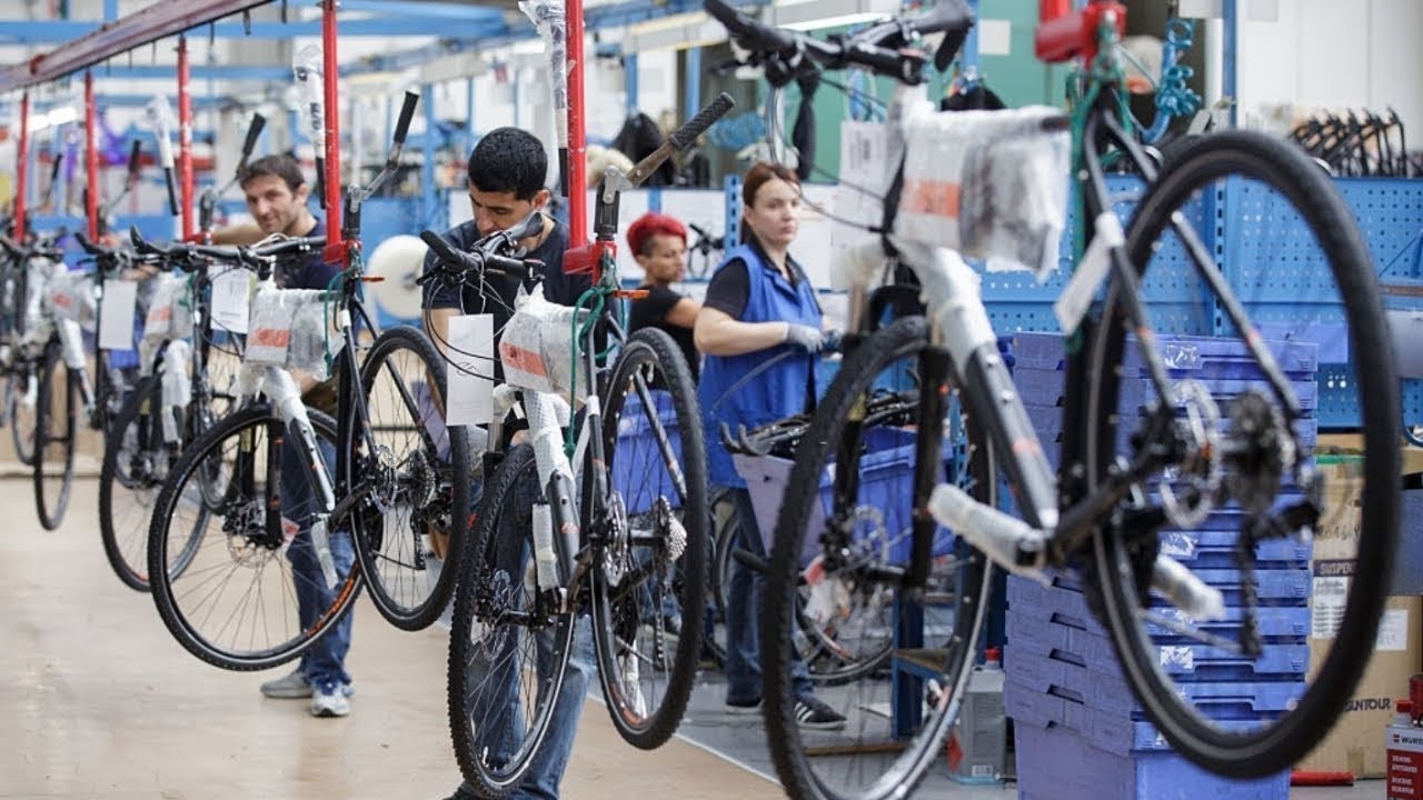 Fantastic GIANT bicycle manufacturing process in factory. Incredible carbon fibre bikes production.