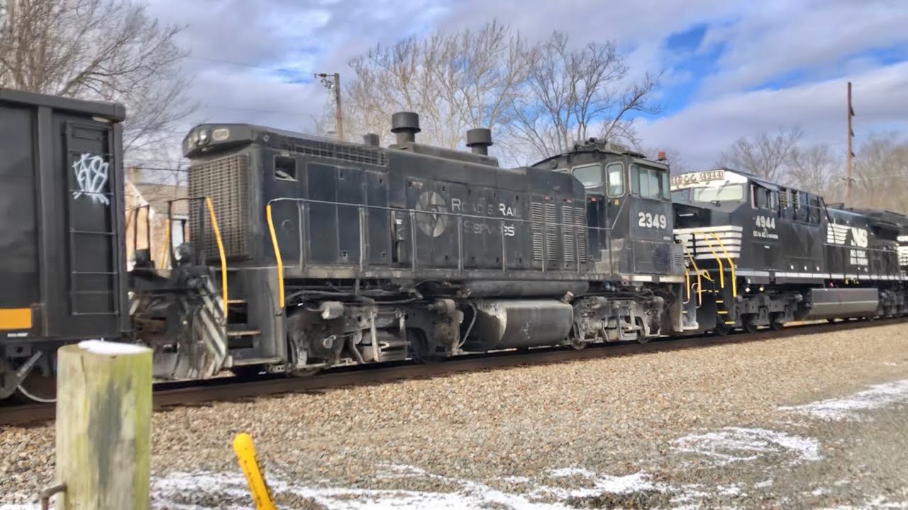 Switcher Engine On Train With 3 Locomotives In Front Of World's Best House!  7 CSX & NS Trains In Ky