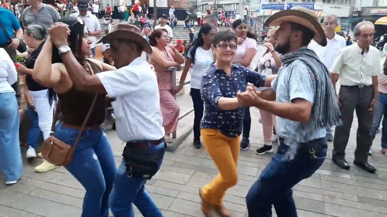 Los integrados parranderos. Saquen pareja. Abril 14 2024.