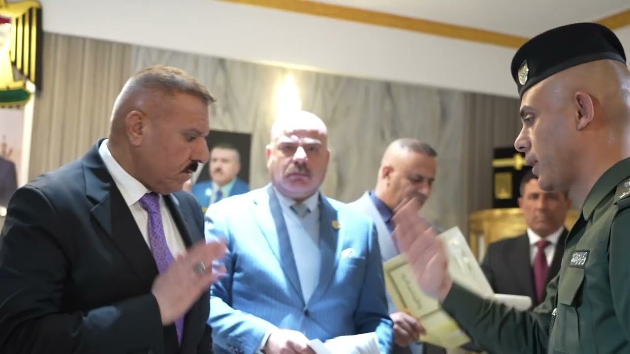 وزير الداخلية السيد عبد الأمير الشمري يكرم فريق عمل من شرطة الرصافة وآخر من شرطة كربلاء
