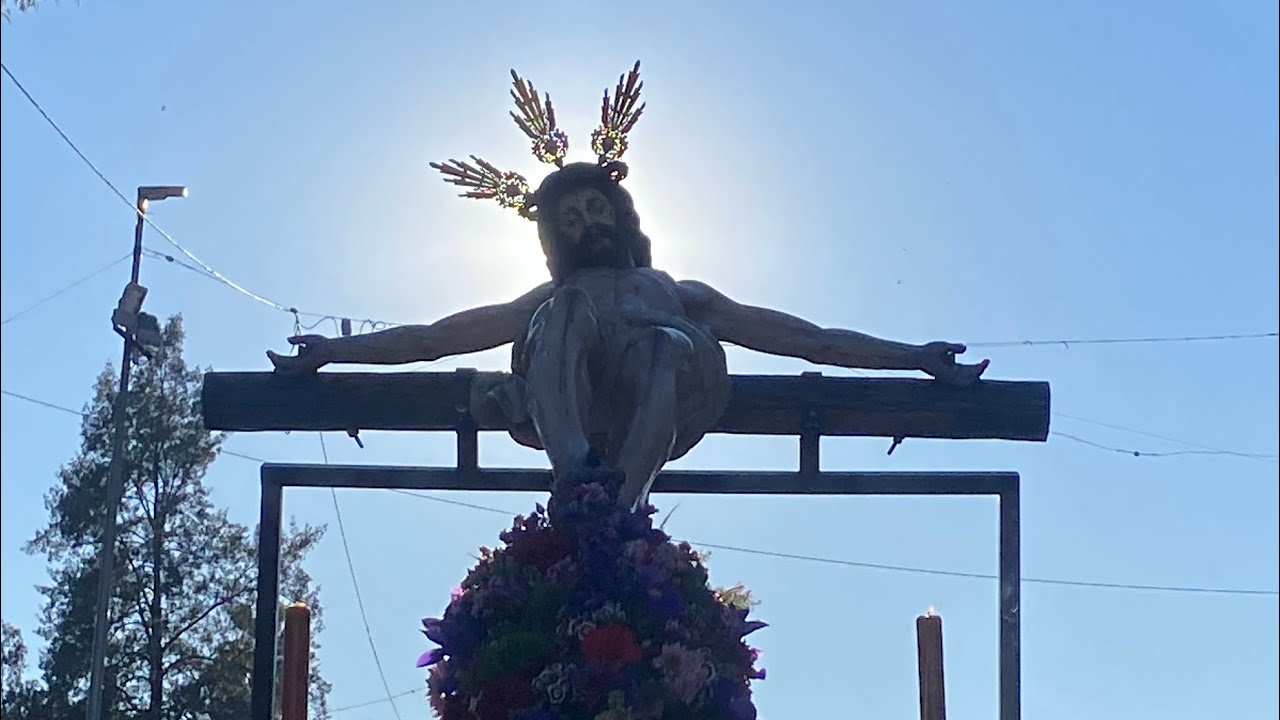 Salida del via-crucis de San Juan Bautista 2026