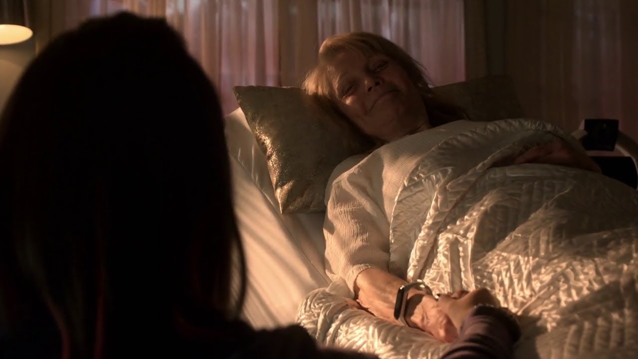Chloe Decker Dies ||Chloe on her death bed || Lucifer Season 6