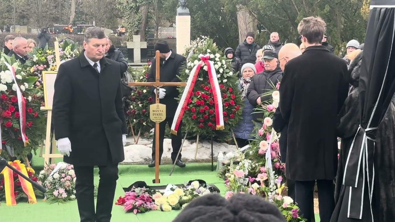 Pogrzeb Bożeny Dykiel na Cmentarzu Wojskowym Powązki