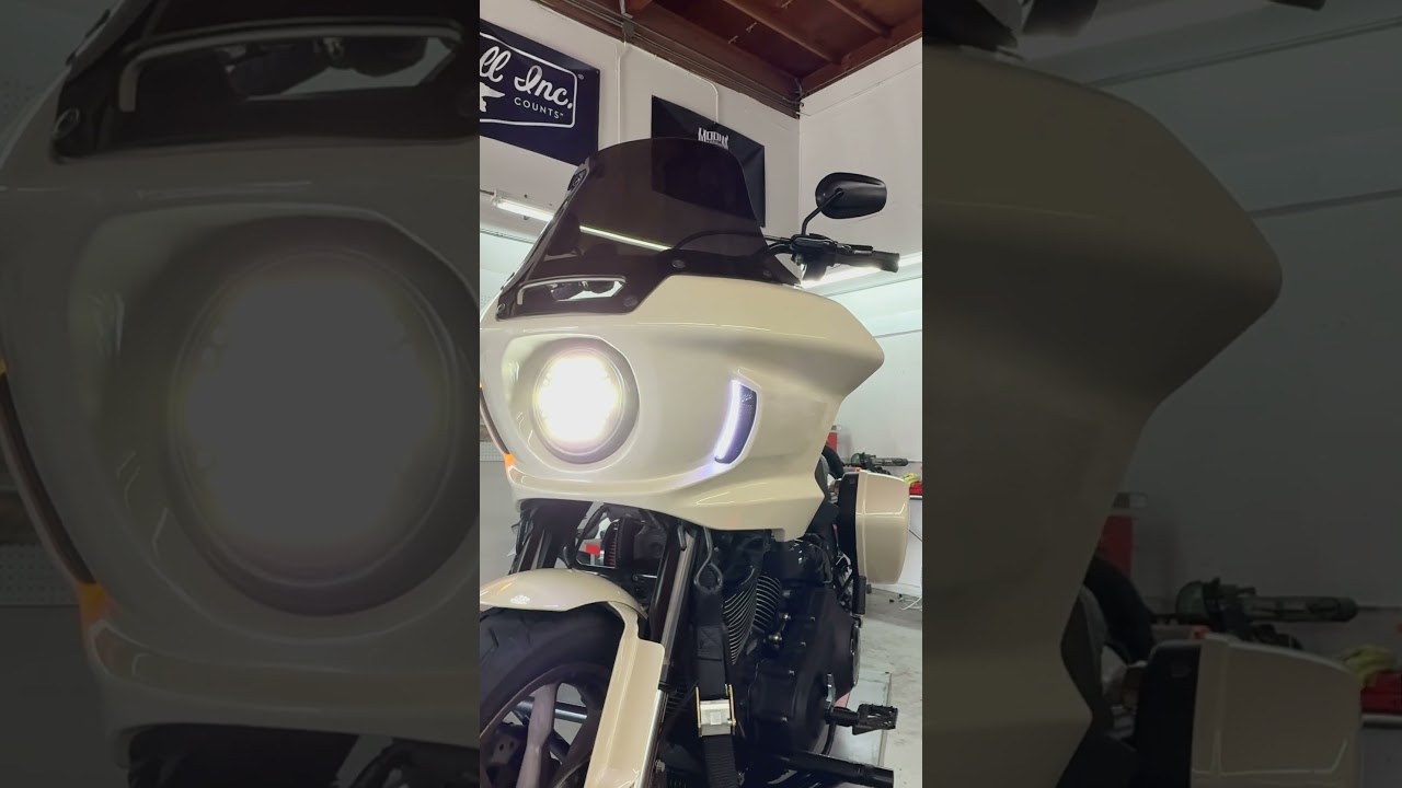 Softail Low Rider FXLRST Fairing Vent Lights #fxlrst #moonsmc