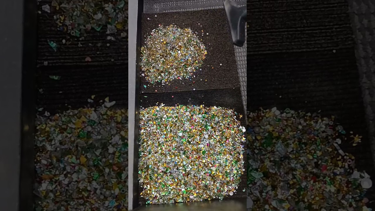 Glittery Crunch Disaster Literally! Glittery everywhere. #oddlysatisfying  #anxietyrelief #asmr 