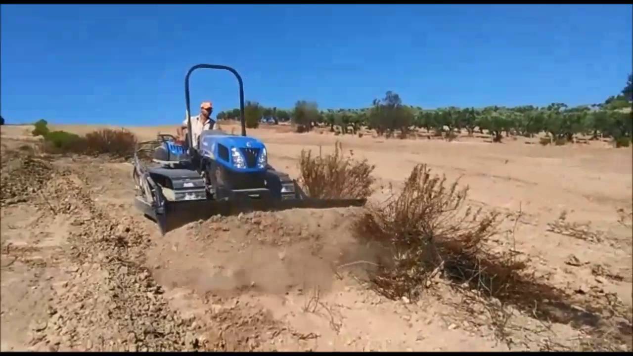 New Holland TK 4040 M Livellamento terreno