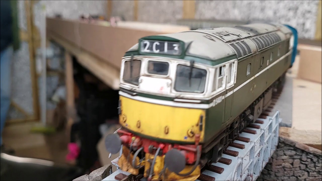 BR Blue on Longwood OO layout
