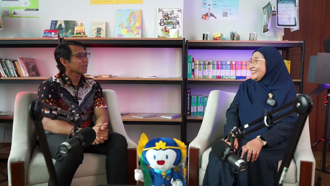 Bincang Sastra bersama Prof Yuni Pratiwi