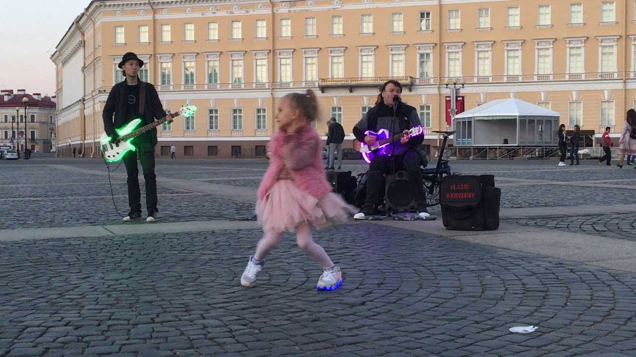 Кино - Когда твоя девушка больна (кавер). Уличные музыканты СПБ