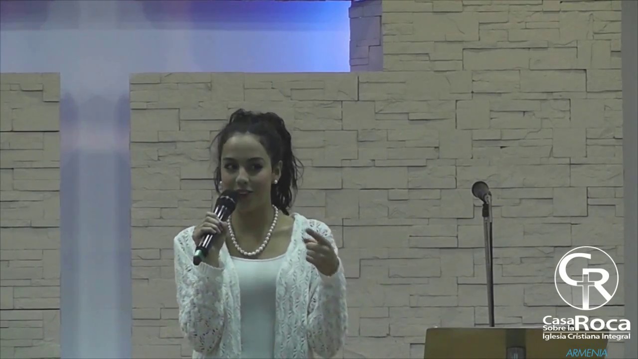 ANA MARÍA ESTUPIÑAN