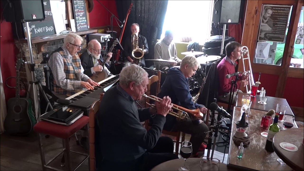 Ding Dong Daddy from Dumas (Morden Arms Oct-17-2019)