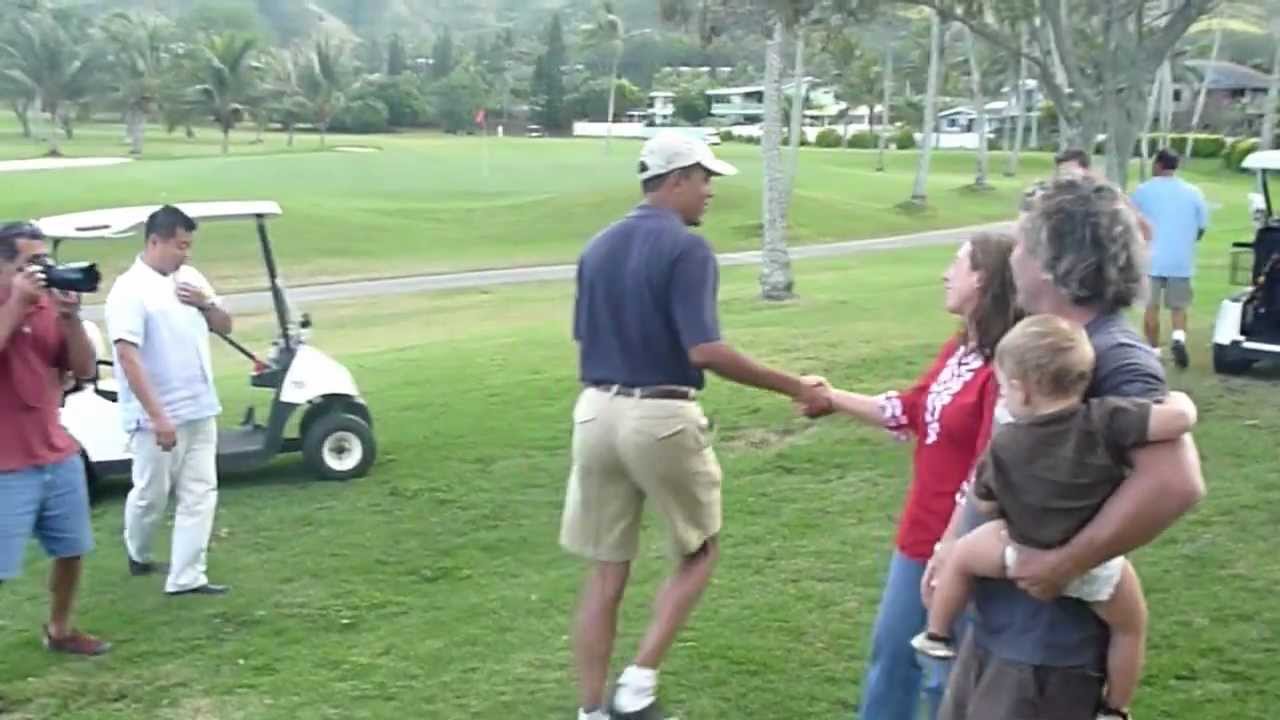 Obama greeting neighbors in Kailua, HI