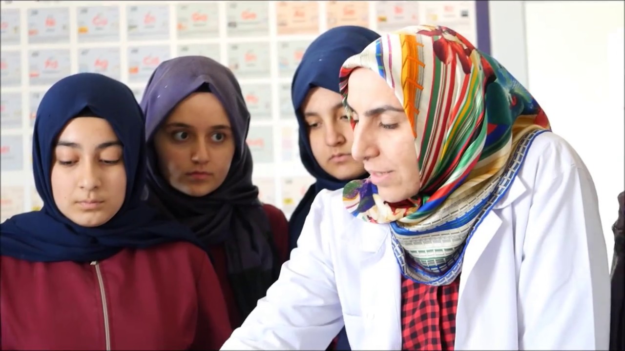 Şehit Mehmet Demir Kız İmam-Hatip Fen Lisesi