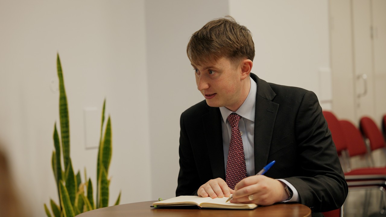 Professional Legal Practice (SQE Pathway) LLM | University of Surrey