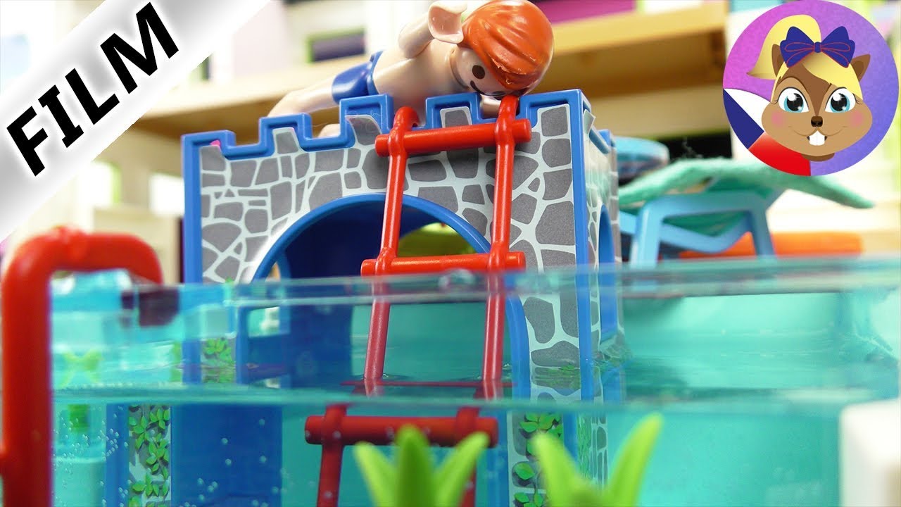 Playmobil příběh | Noclech v bazénu! | Typický Julian | Rodina Dvořákova