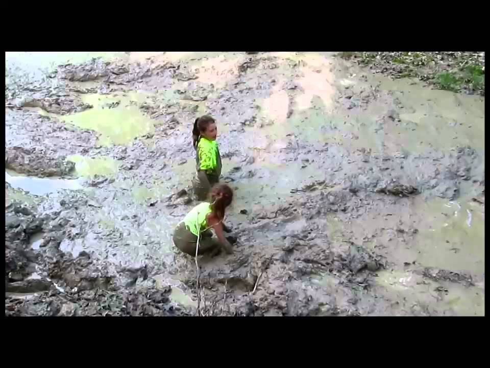 (GIRL'S) IN THE MUD THIS TIME @ DIAMOND S MUDBOG