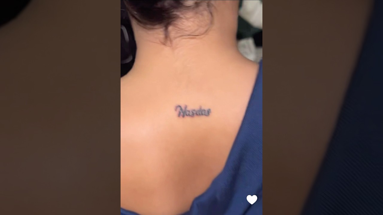 Mouna Elle s'est tatou&eacute; &laquo; Nasdas &raquo; sur le dos..😰 #hmi #nasdas #teamnasdas #snap