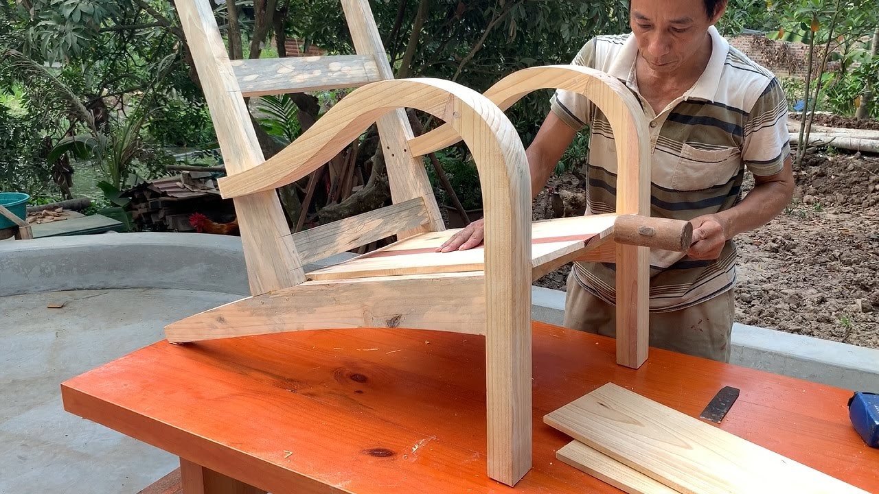 How To Build An Extremely Effective Neoclassical Relaxation Chair // Excellent Woodworking Ideas