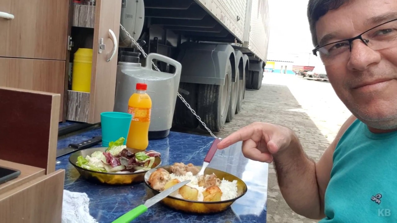 (EP163/18) VAMOS ALMOÇAR,  COMIDA FEITA NA COZINHA DO CAMINHÃO