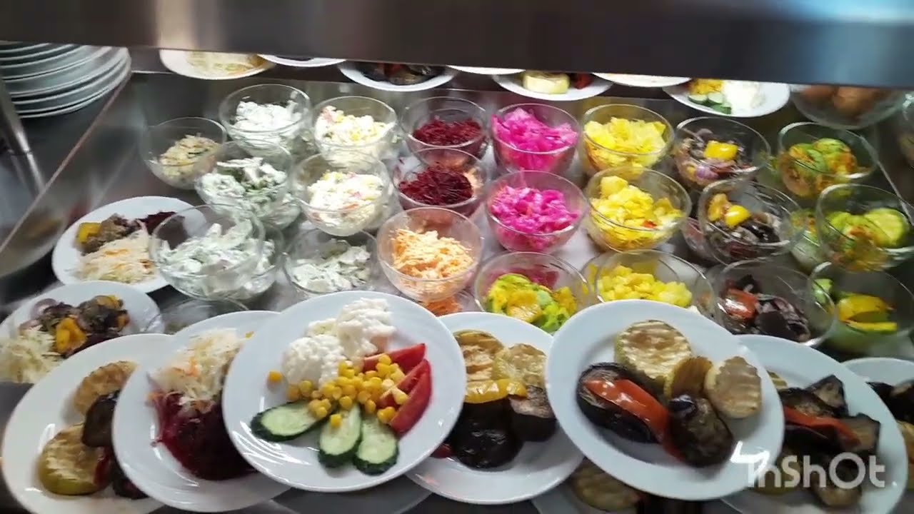 ЗАВТРАК В СТОЛОВОЙ 