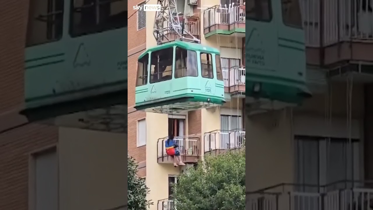 Moments after Naples cable car crash