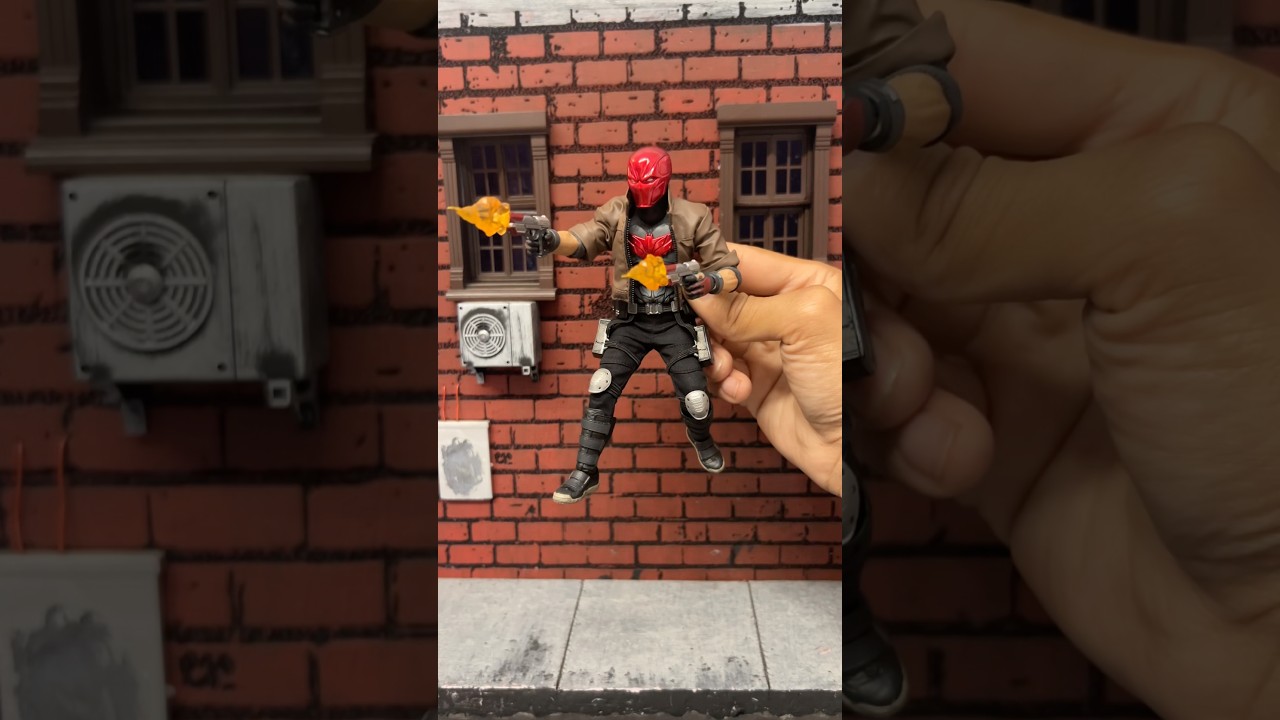 Обзор фигурки Mezco One:12 DC Red Hood&hellip;