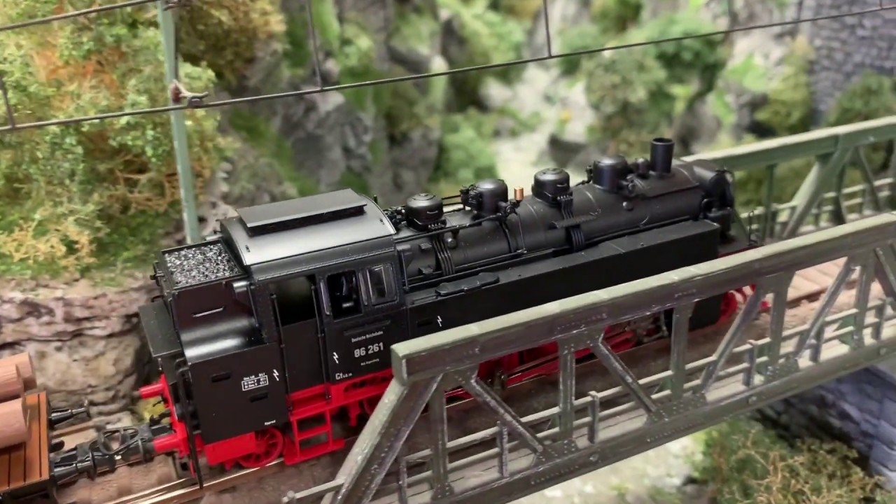 On Track With Rey,  Roco BR 86 Product Review Episode #3