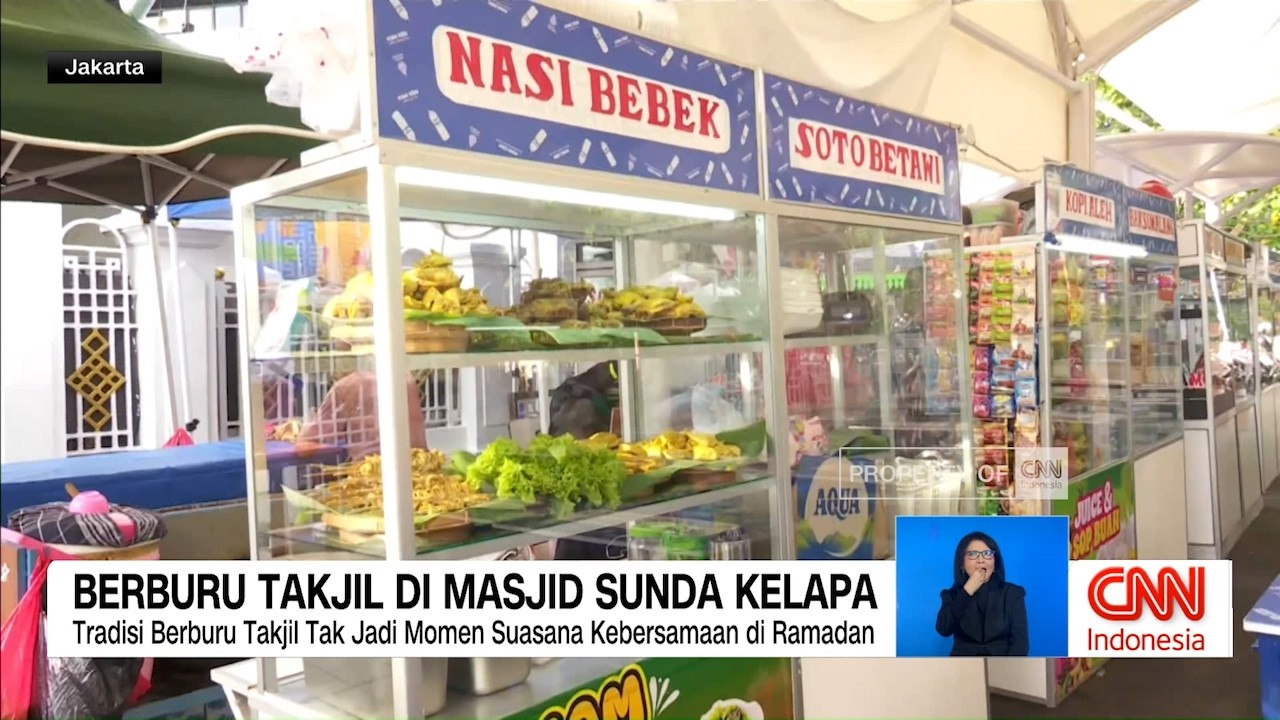 Berburu Takjil di Masjid Sunda Kelapa