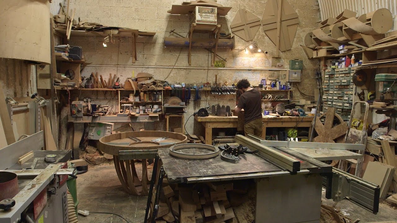A Look Inside My Workshop - Making The Expanding Circular Dining Table