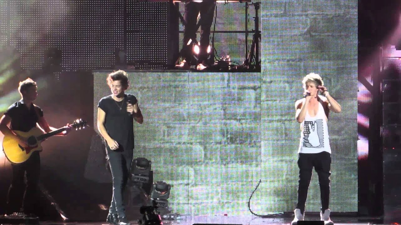 One Direction Singing More Than This Live - TMH TOUR TORONTO (July 9th)