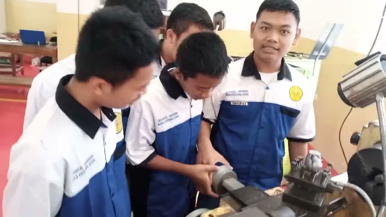 skala nonius eretan melintang mesin bubut