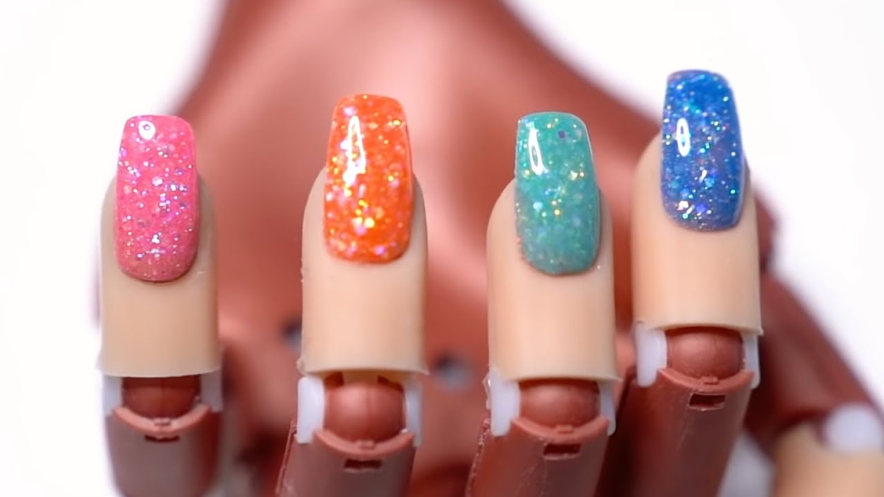The Art of Custom Mixing for Nails: Gel, Dip Powder, & Glitter