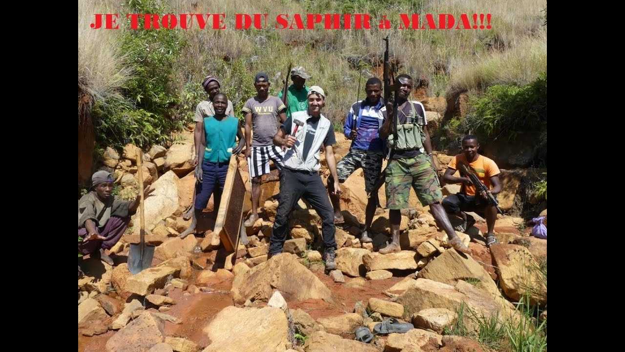Prospection d'une mine de saphir à Madagascar.