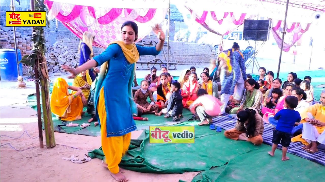 अचला नगला में डॉoकी लड़की ने जिला टॉप डांस 