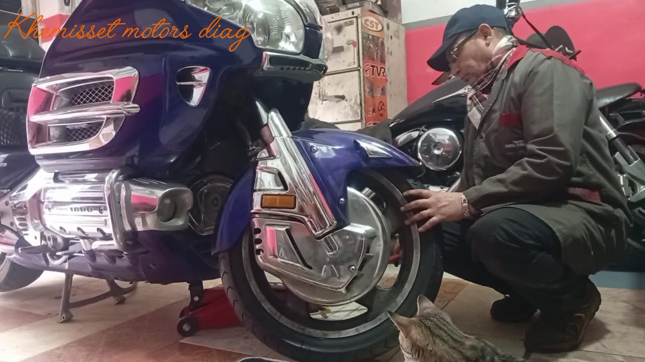 Replacement of a defective tire with a new Honda Goldwing tire 🚨🥇