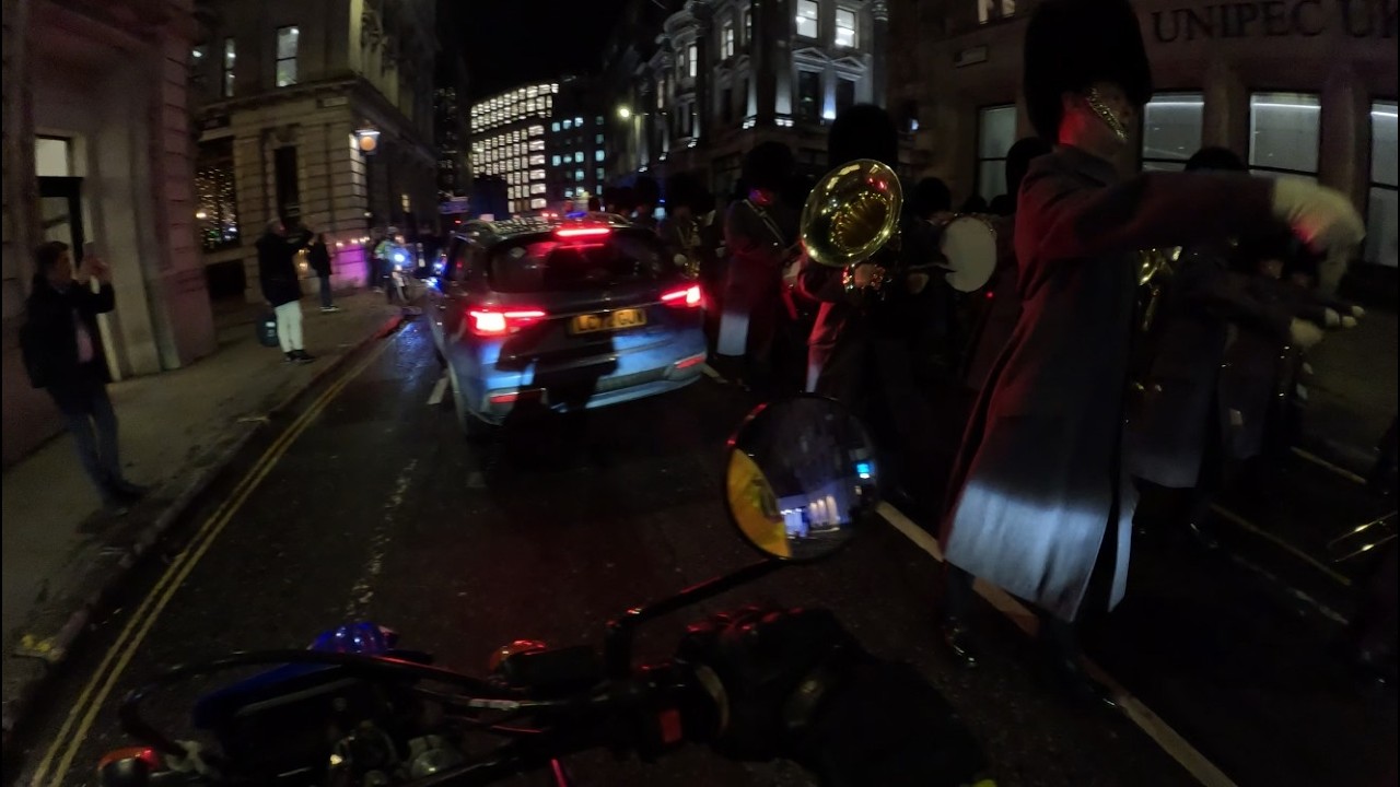 Unexpected Foot Guards in the City of London | Square Mile Night Ride