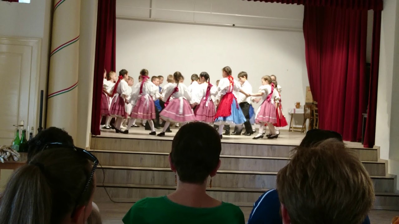 1.b néptánc vizsga 2018.