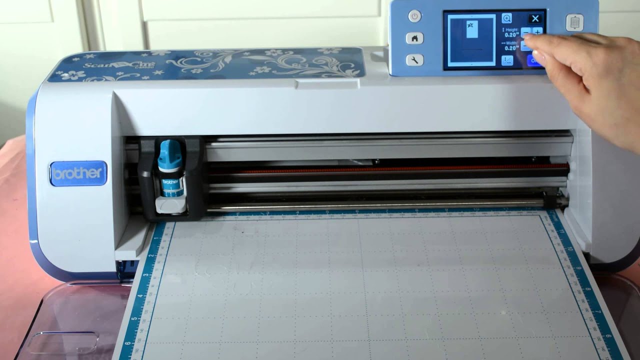 Exploring the Scan-to-Cut Function with Liz Hicks