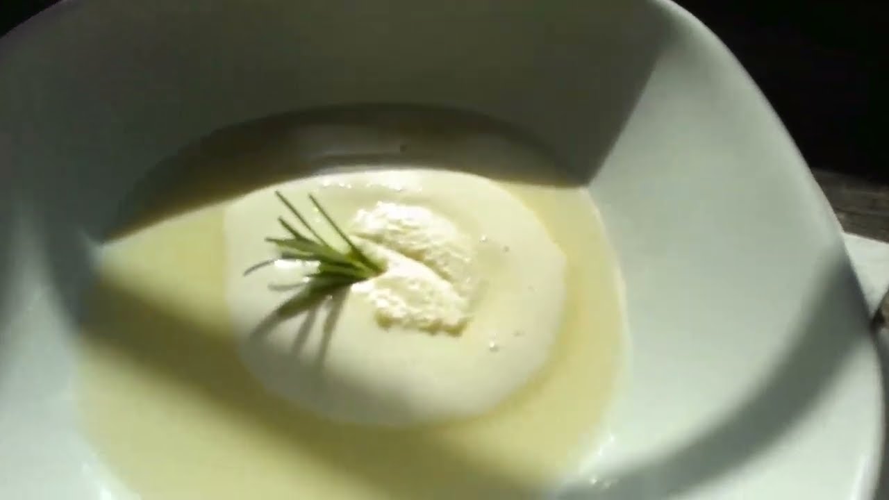 Käse , Knoblauchcremesuppe