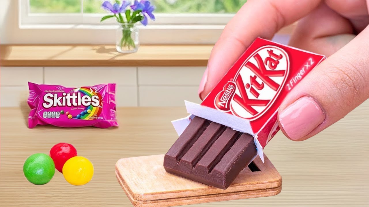 Delicious KitKat Cake | Amazing Miniature Rainbow Cake Decorating Recipe With Chocolate