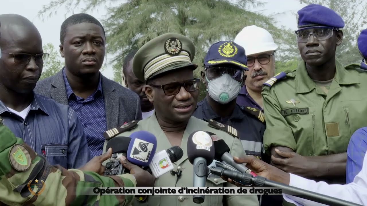 Opération conjointe d'incinération de drogues
