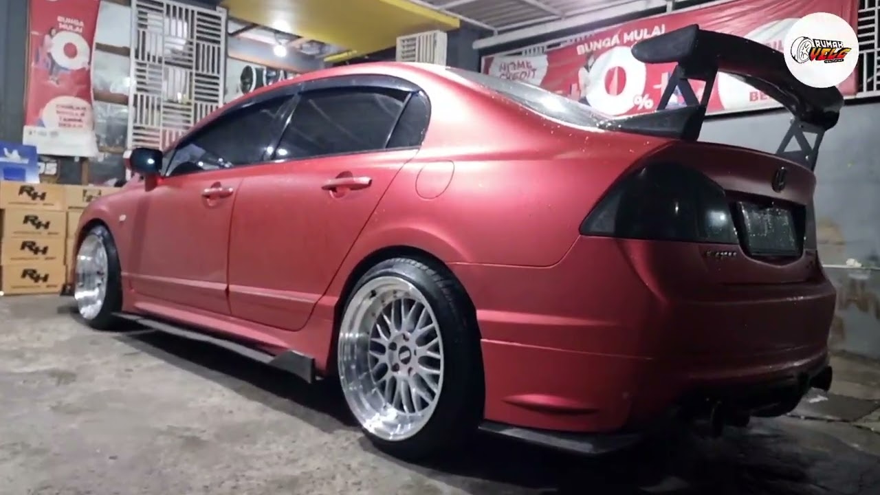 Modifikasi Civic FD  menggunakan R18 BBS LM  Lebar 9.5/10.5  Et.35/30  ban 215/225 - 40